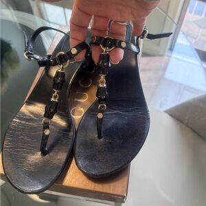 Black Gucci block heel thong sandal, with bamboo detail. Size 38